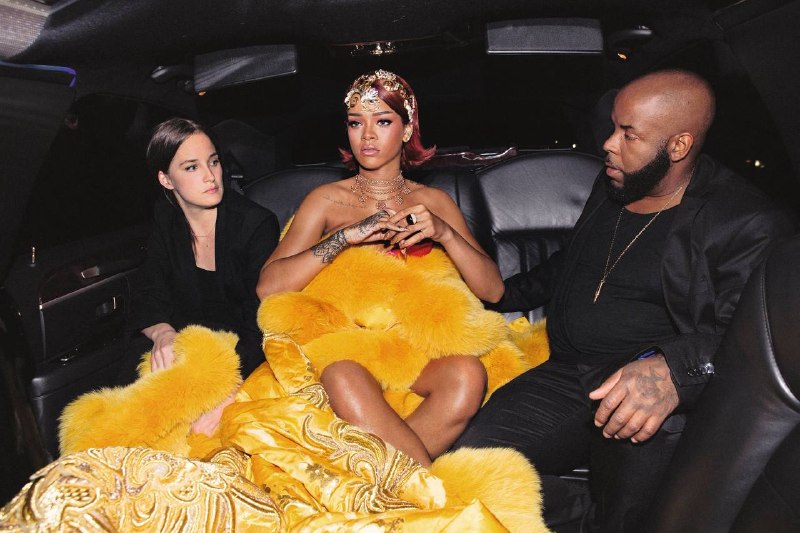 Почему Рианна стеснялась своего наряда на Met Gala 2015