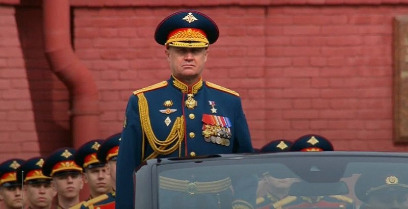 В Москве парадом командует генерал Мордвичев, руководивший штурмом Мариуполя