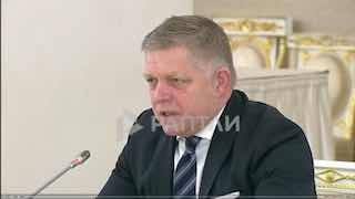 Роберт Фицо пообещал продолжать уход за захоронениями бойцов Красной армии в Словакии