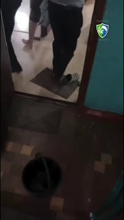 Сотрудники мэрии Бишкека спасли людей из горящей квартиры, получив отравление угарным газом