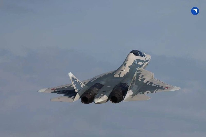 В России испытали прототип двухместного истребителя Су-57