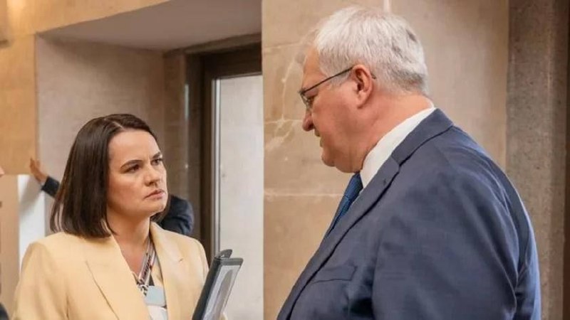 Глава МИД Украины анонсировал визит Тихановской в Киев