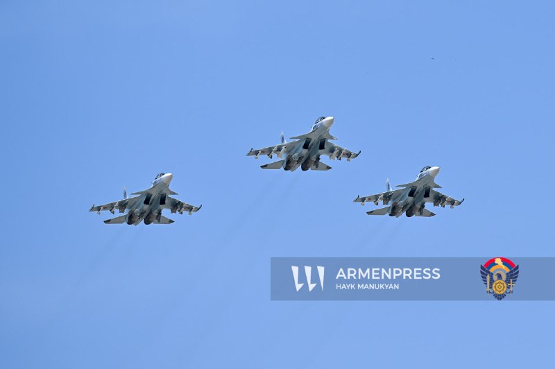 Су-30СМ ВВС Армении предположительно несут иранские авиабомбы семейства Yasin