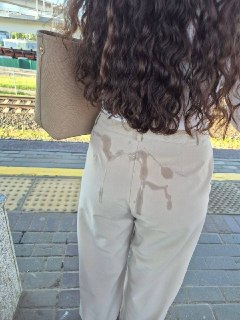 В московском метро девушка сдала салфетки в полицию, чтобы помочь вычислить извращенца