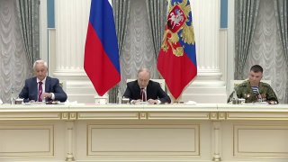 Путин призвал гибко реагировать на действия противника