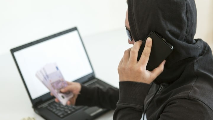 Мошенники используют поддельные страховые выплаты для обмана отслуживших в ВС РФ