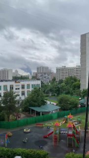 В сети появились кадры предполагаемого пожара на НПЗ в Капотне после атаки БпЛА