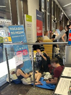 Пассажиры рейса из Сочи в Санкт-Петербург вторые сутки не могут вылететь из-за закрытий аэропорта