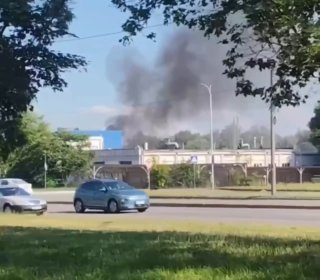 Серия бомбовых ударов по Запорожью: попадание в терминал «Новой почты»