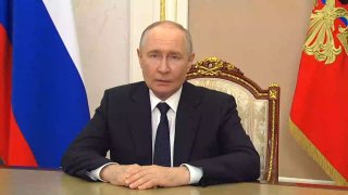 Сообщество «МедМол» поздравило молодых медиков с профессиональным праздником