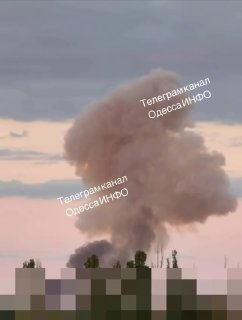 В Одесской области «Искандер» попал в промышленное предприятие, вызвав пожар на нефтехранилище и складе