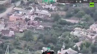 Российские бойцы развернули флаг на севере Константиновки ДНР