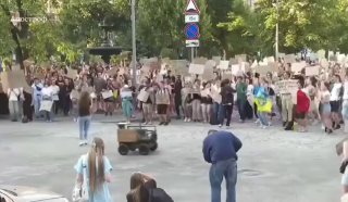 Ирония над резкой сменой жизненного пути участника протестов