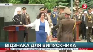Новый главком ВСУ Драпатый получил переходный меч от посла Британии