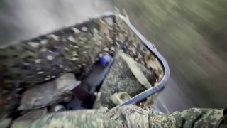 Атмосферное видео с фронта: друзья везут припасы товарищам