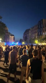 Исламист въехал автомобилем в толпу людей во время шествия в Берлине