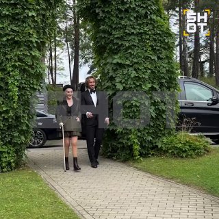 Алла Пугачёва восстанавливается после перелома ноги