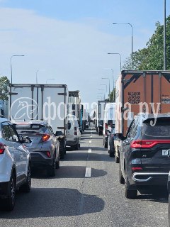 Из-за аварии на Московском шоссе в Шушарах образовалась пятикилометровая пробка