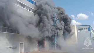 Во Владимире вспыхнул крупный пожар на складе стройматериалов