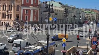 В петербургском метро из-за запаха гари закрыли станции «Гостиный двор» и «Невский проспект»