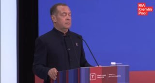 Медведев: Против России ввели около 30 тысяч различных санкций