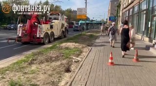 В Санкт-Петербурге автомобиль «Пятница» столкнулся с мусоровозом на улице Ленсовета