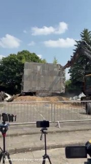 В польском городе Пыжице демонтировали памятник советско-польскому боевому братству