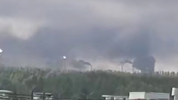 Вероятная атака дронов на НПЗ в Нижнекамске и воздушные тревоги в ряде регионов РФ