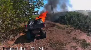 Российский FPV-дрон уничтожил квадроцикл боевика ВСУ на Славянском направлении