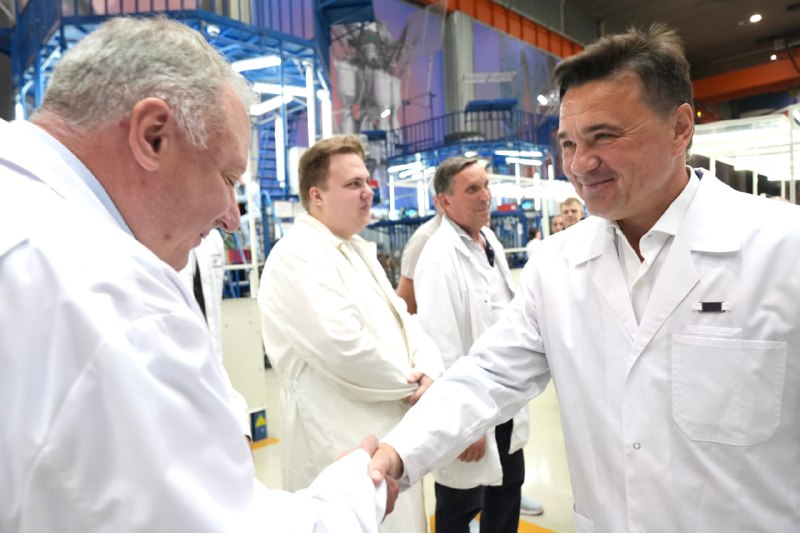 Министр промышленности и глава Роскосмоса посетили 80-летний «НПО Энергомаш» в Подмосковье