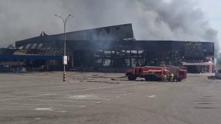 В Макеевке сгорел ТЦ «Галактика»
