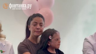 Петербургские хирурги восстановили лицо Луны Феннер после операций по удалению невуса