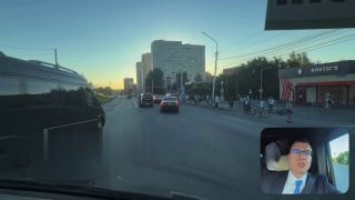 Владимир Путин во время визита в Новосибирск остановил кортеж и вышел к толпе жителей