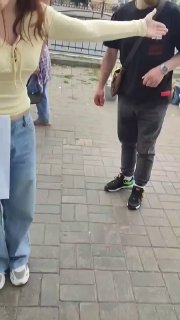 В Питере участники «НОД» осквернили американский флаг, спровоцировав конфликт с прохожей