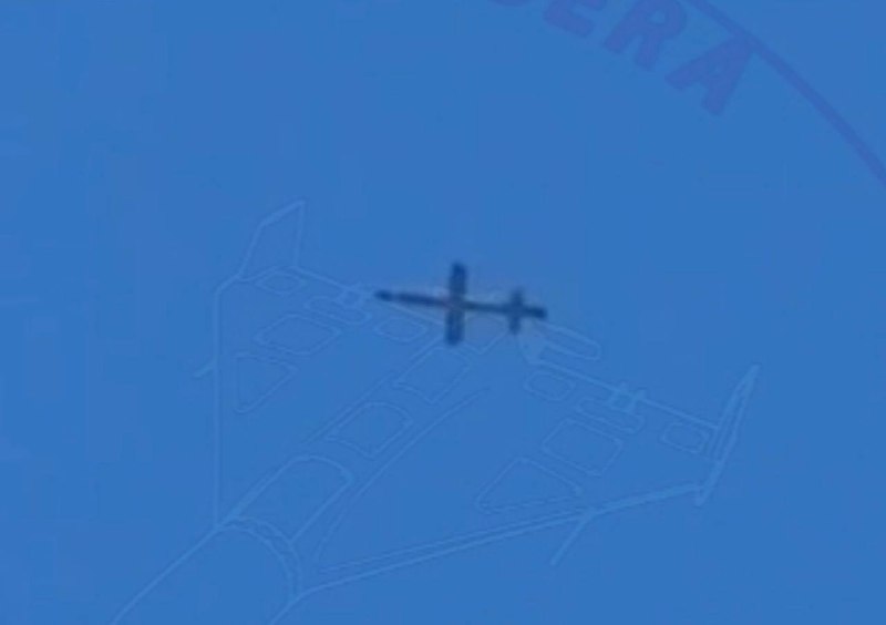Опубликовано видео полета нового российского БпЛА-камикадзе «Герань-5» в Конотопе