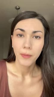 Тиктокерша рассказала о необычном способе использования Shazam для общения с бабушкой