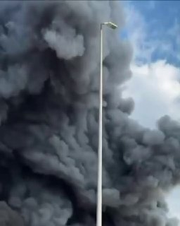 Опубликованы новые кадры пожара на складах «Авроры»