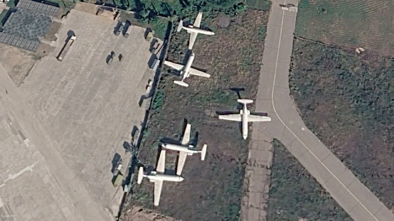Утверждения об ударах по самолетам Як-40 в аэропорту Жуляны