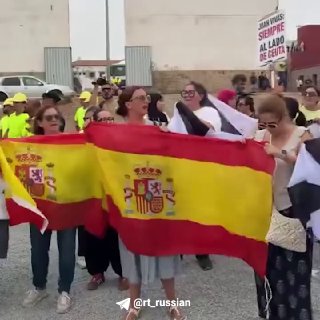 Жители Сеуты протестуют против строительства центра для мигрантов рядом с детским садом