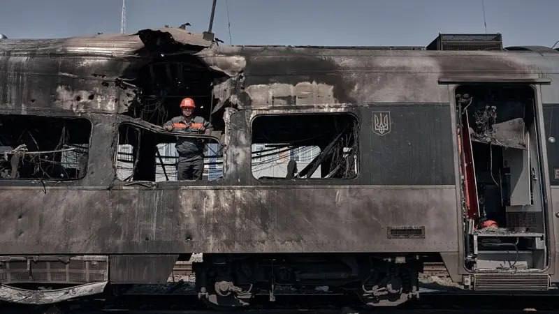 Железнодорожное сообщение до Сум временно ограничено из-за атак ВС РФ