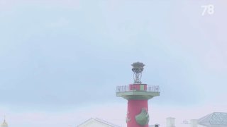 Факелы Ростральных колонн впервые зажгли в честь Дня перенесения мощей Александра Невского
