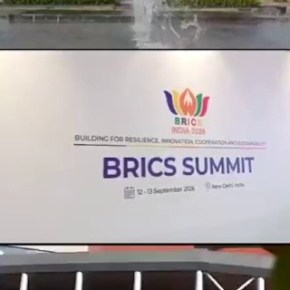 Правительство Индии опубликовало видео встречи Путина и Моди на саммите БРИКС