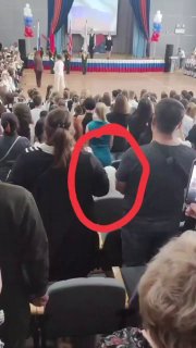 В Балашихе женщина в хиджабе не встала во время исполнения гимна России