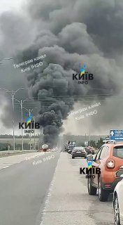 Бензовоз загорелся на трассе Киев-Одесса после столкновения с грузовиком