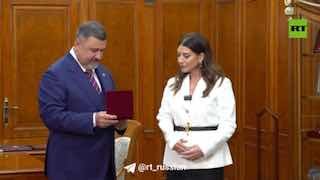 Певица Жасмин получила награду Дагестана за помощь семьям, пострадавшим от наводнения