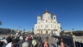 В Москве у Храма Христа Спасителя выстроилась многочасовая очередь к мощам