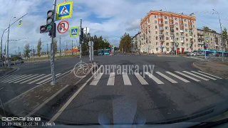 «Девятка» в дрифте ушла от неминуемой встречи с автобусом в Колпино
