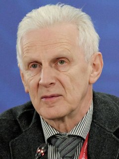 ЕГЭ нужно усложнить при высоких результатах выпускников — помощник президента РФ Фурсенко