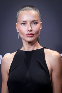 Вечно молодая Адриана Лима появилась на мероприятии в Мадриде