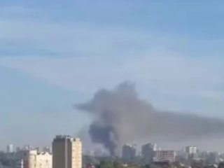 Сообщения о попадании по складу в Киеве возле метро «Почайна»